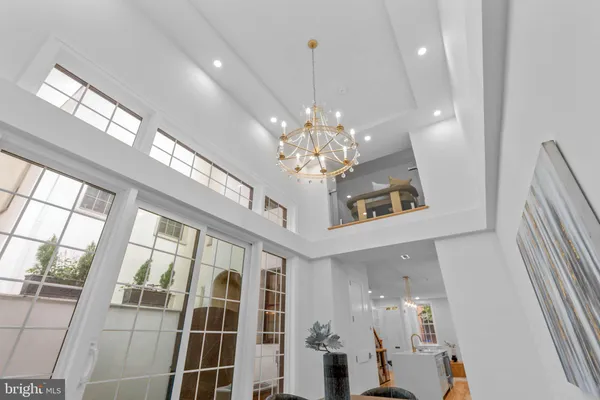 $1,675,000 | 202 Spruce Street, Philadelphia, PA 19106