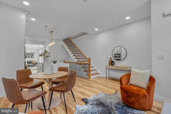$1,675,000 | 202 Spruce Street, Philadelphia, PA 19106