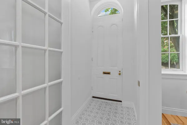 $1,675,000 | 202 Spruce Street, Philadelphia, PA 19106