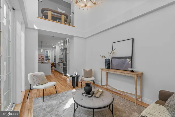 $1,675,000 | 202 Spruce Street, Philadelphia, PA 19106