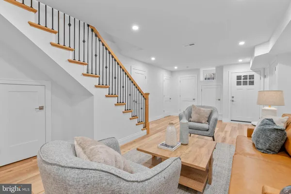 $1,675,000 | 202 Spruce Street, Philadelphia, PA 19106