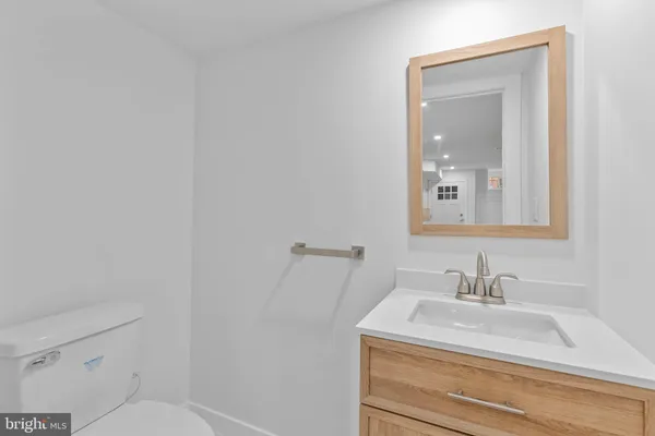 $1,675,000 | 202 Spruce Street, Philadelphia, PA 19106