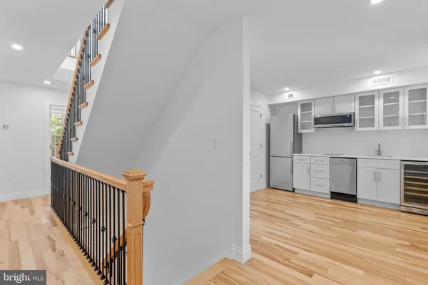 $1,675,000 | 202 Spruce Street, Philadelphia, PA 19106