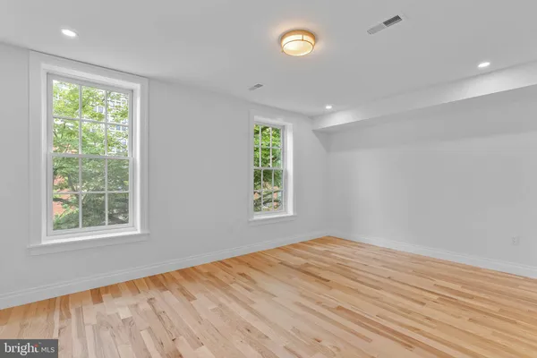 $1,675,000 | 202 Spruce Street, Philadelphia, PA 19106