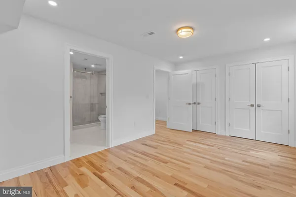 $1,675,000 | 202 Spruce Street, Philadelphia, PA 19106