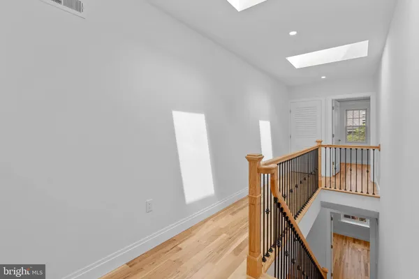 $1,675,000 | 202 Spruce Street, Philadelphia, PA 19106
