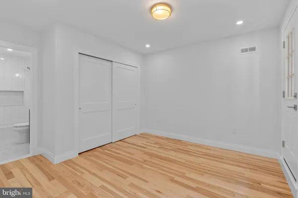 $1,675,000 | 202 Spruce Street, Philadelphia, PA 19106