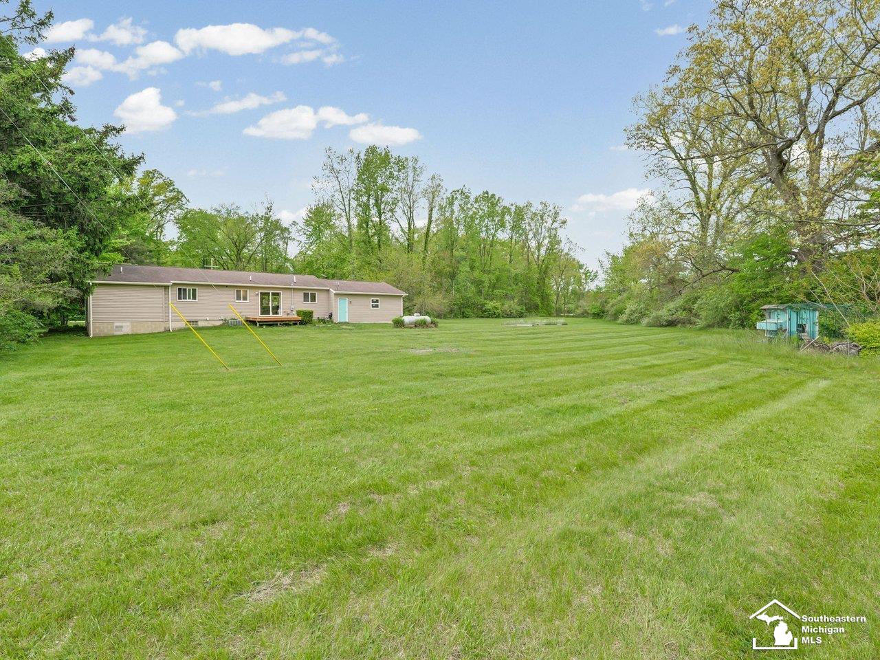 2037 Meanwell Road Dundee, MI 48131 - Photo 35 of 54
