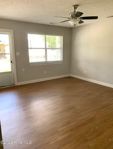 $1,000 | 659 East 3rd Street, Unit B, Ayden, NC 28513