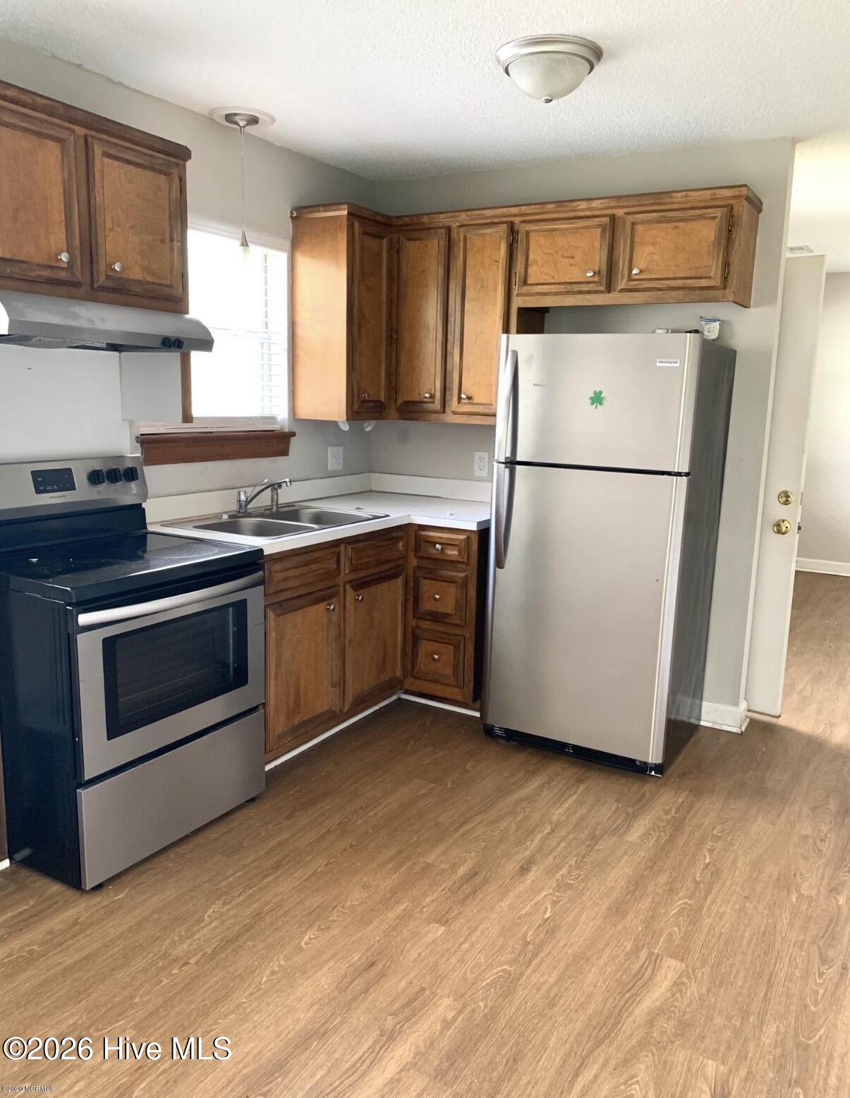 659 East 3rd Street, Unit B Ayden, NC 28513 - Photo 4 of 9 IMG_4392