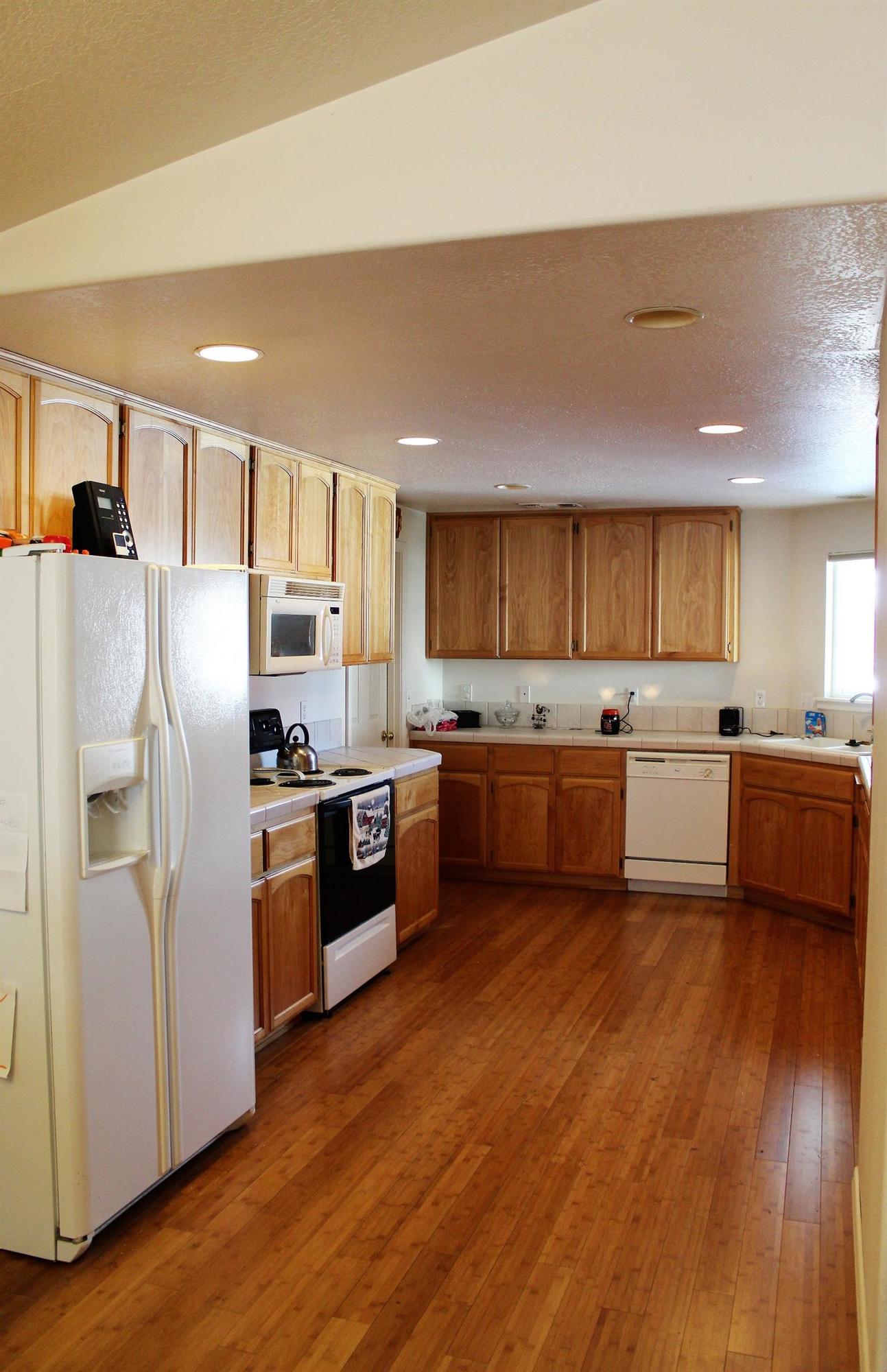 991 Ridgeview Drive Eagle Point, OR 97524 - Photo 3 of 6 Additional Photo