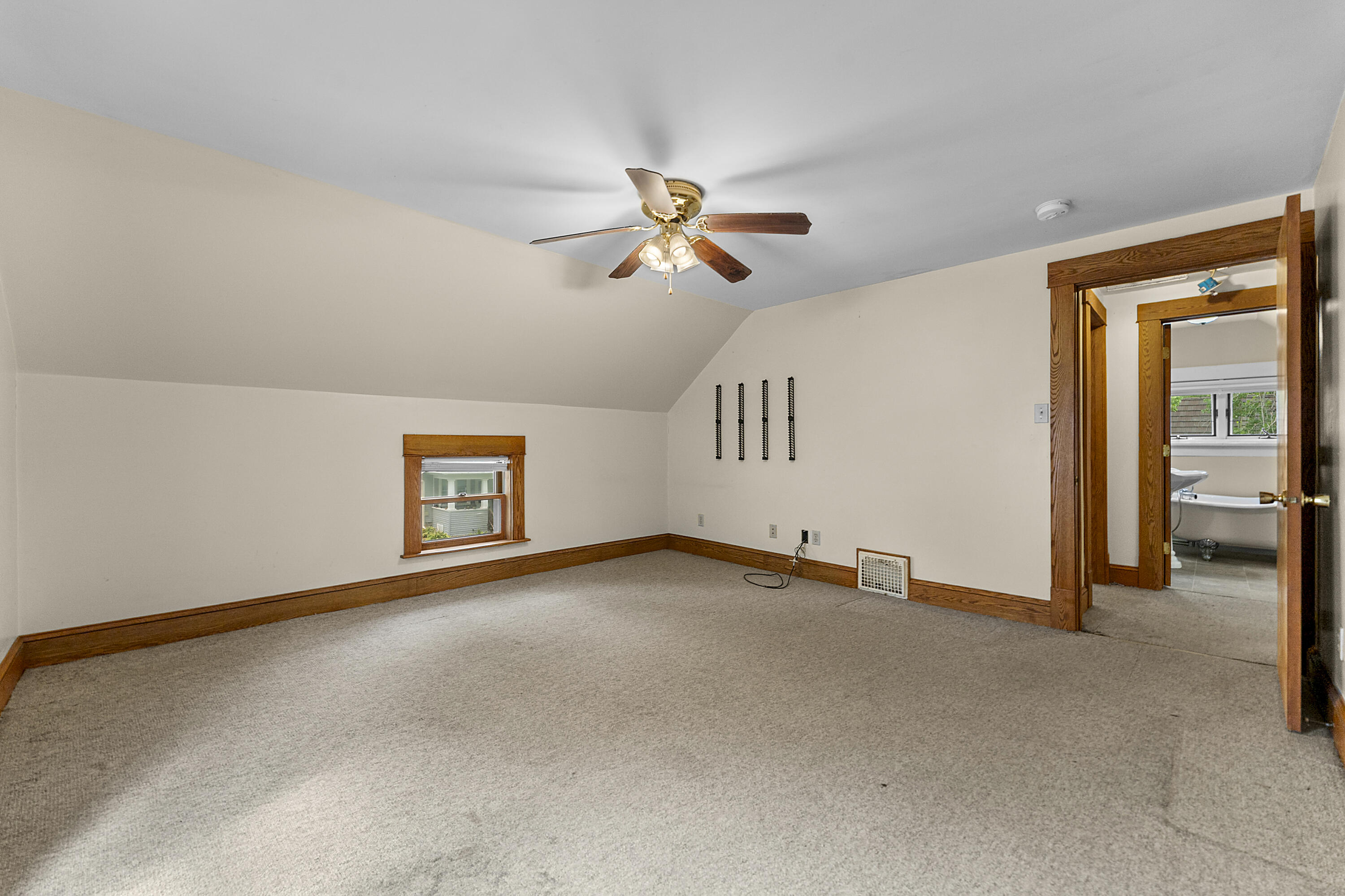1016 East Vine Street Appleton, WI 54911 - Photo 21 of 46 046-1016EastVineStreet-Appleton-WI-54911