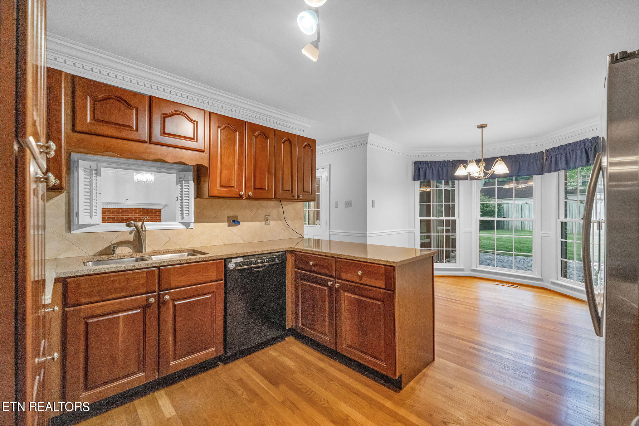 1116 Bluff View Road Southwest Knoxville, TN 37919 - Photo 14 of 60 24-web-or-mls-DSC05740