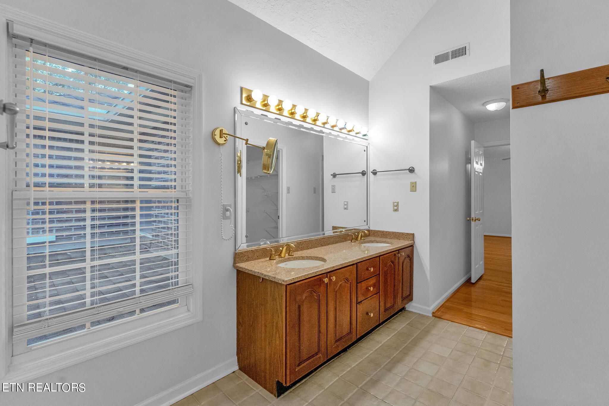 1116 Bluff View Road Southwest Knoxville, TN 37919 - Photo 41 of 60 47-web-or-mls-DSC05830