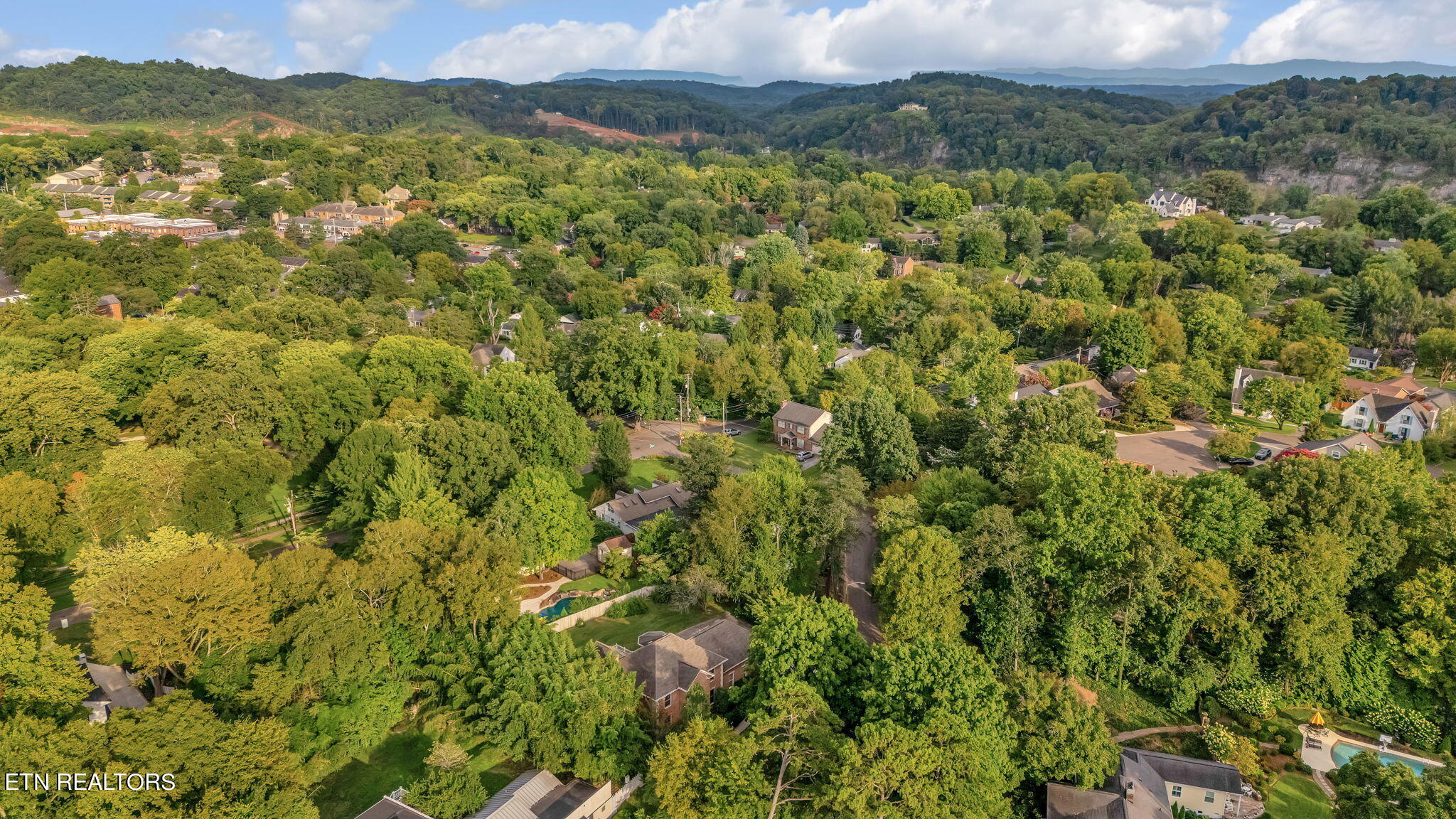 1116 Bluff View Road Southwest Knoxville, TN 37919 - Photo 56 of 60 3-web-or-mls-DJI_20240813184352_0021_D