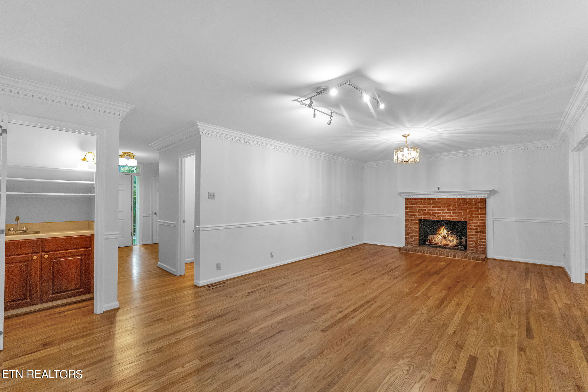 1116 Bluff View Road Southwest Knoxville, TN 37919 - Photo 7 of 60 25-web-or-mls-DSC05743