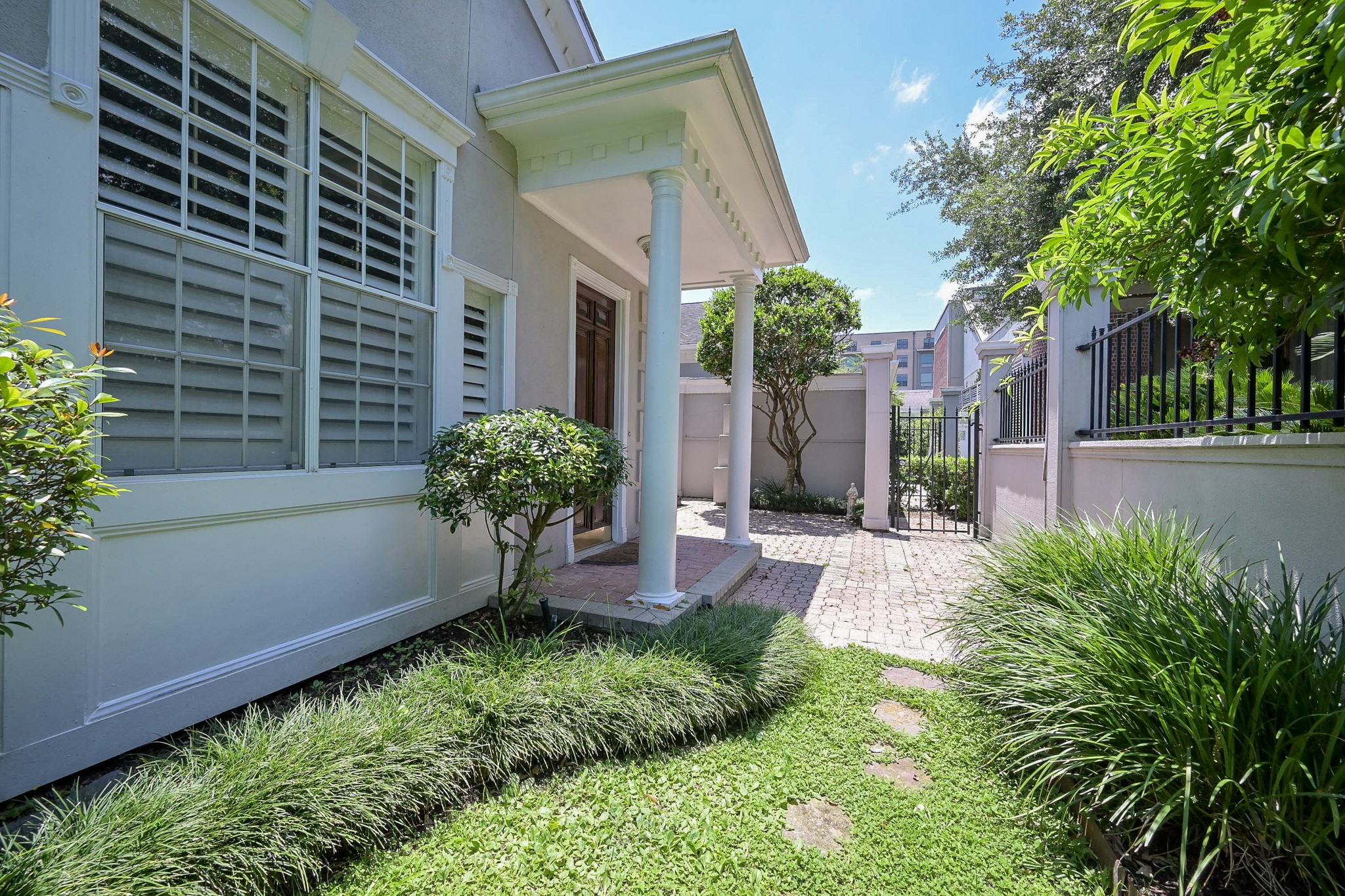 2301 Steel Street Houston, TX 77098 - Photo 3 of 34