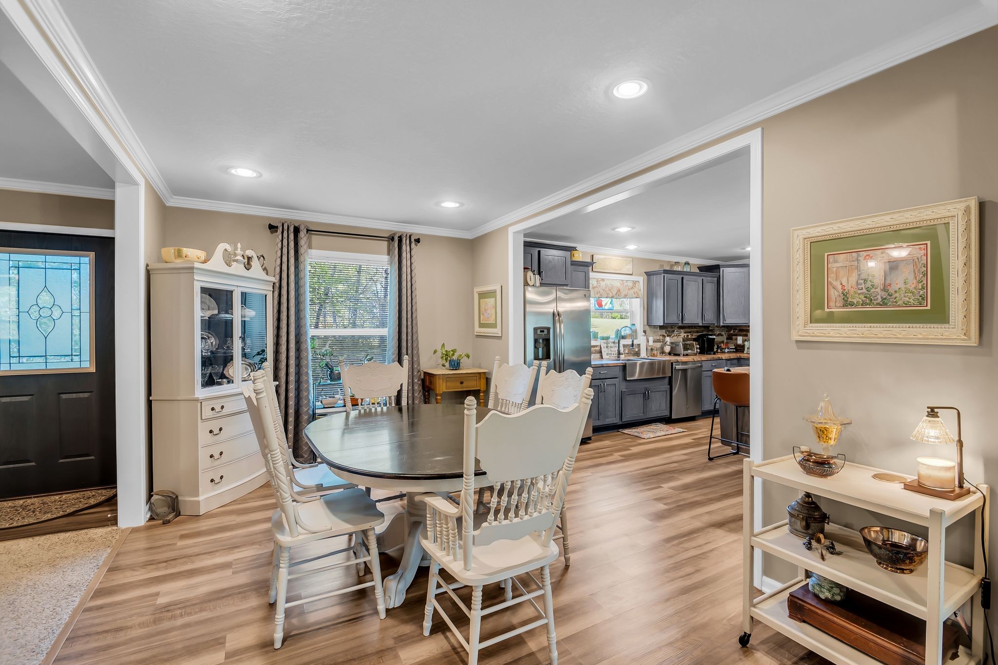 4241 Tanyard Hill Road Lynchburg, TN 37352 - Photo 10 of 50 a living room with furniture and kitchen view