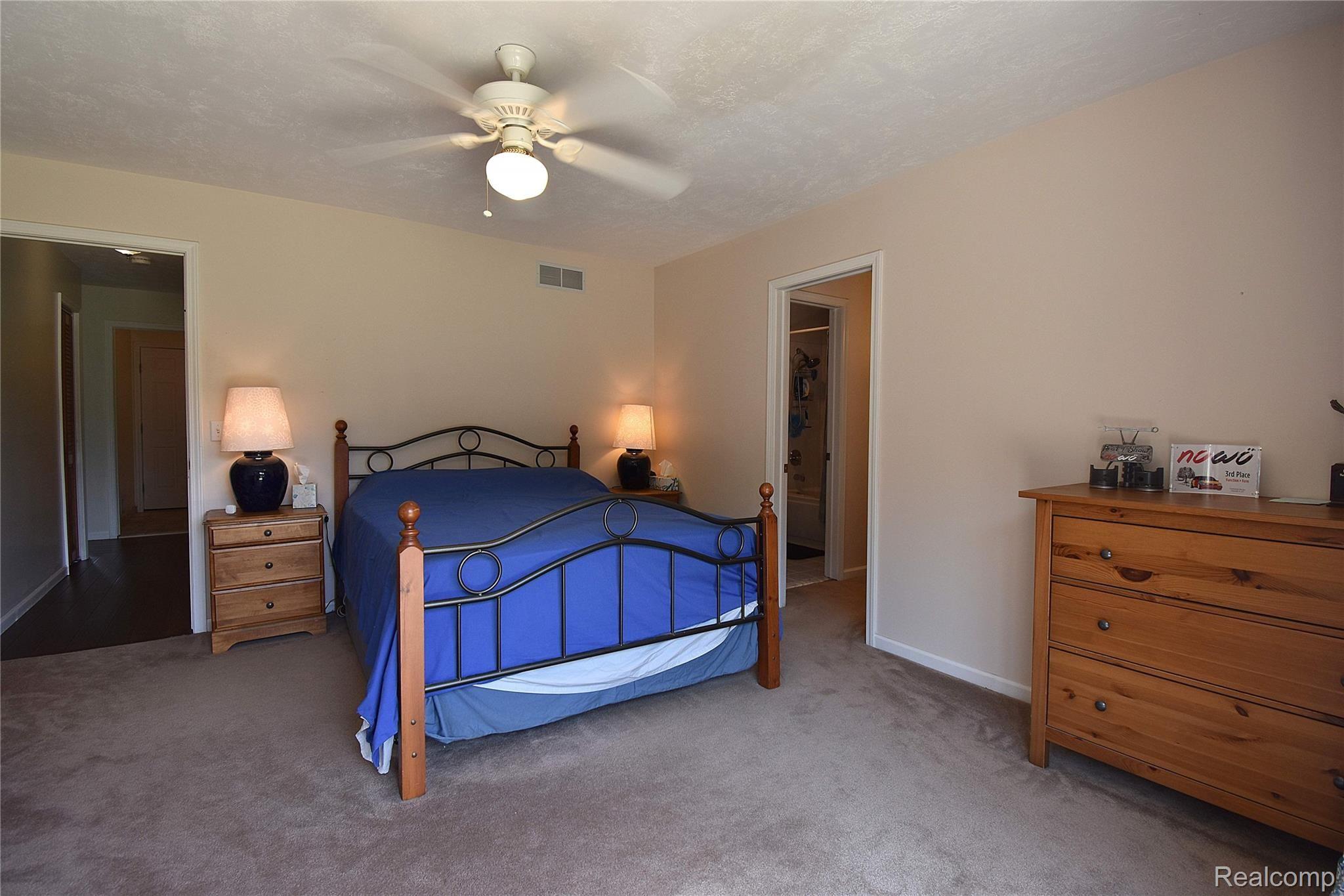 6747 Pinckney Road Pinckney, MI 48169 - Photo 19 of 44 17 MASTER BEDROOM.JPG