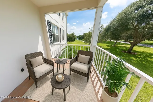 $429,900 | 1510 Oak Harbor Boulevard, Unit 208, Vero Beach, FL 32967