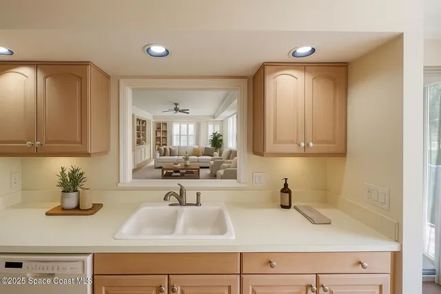 $429,900 | 1510 Oak Harbor Boulevard, Unit 208, Vero Beach, FL 32967