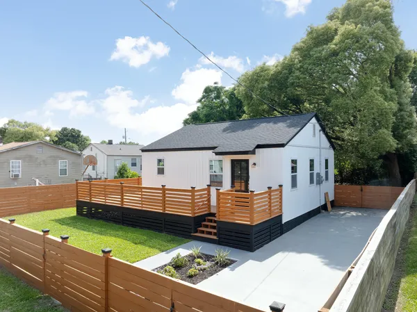 $2,500 | 1405 Holt Street, Charleston, SC 29403