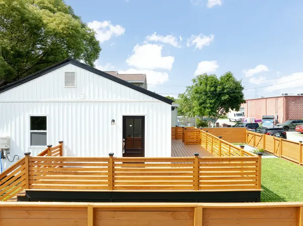 $2,500 | 1405 Holt Street, Charleston, SC 29403