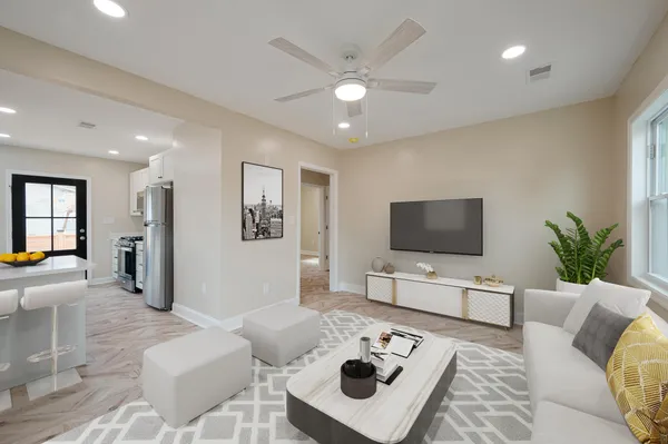 $2,500 | 1405 Holt Street, Charleston, SC 29403