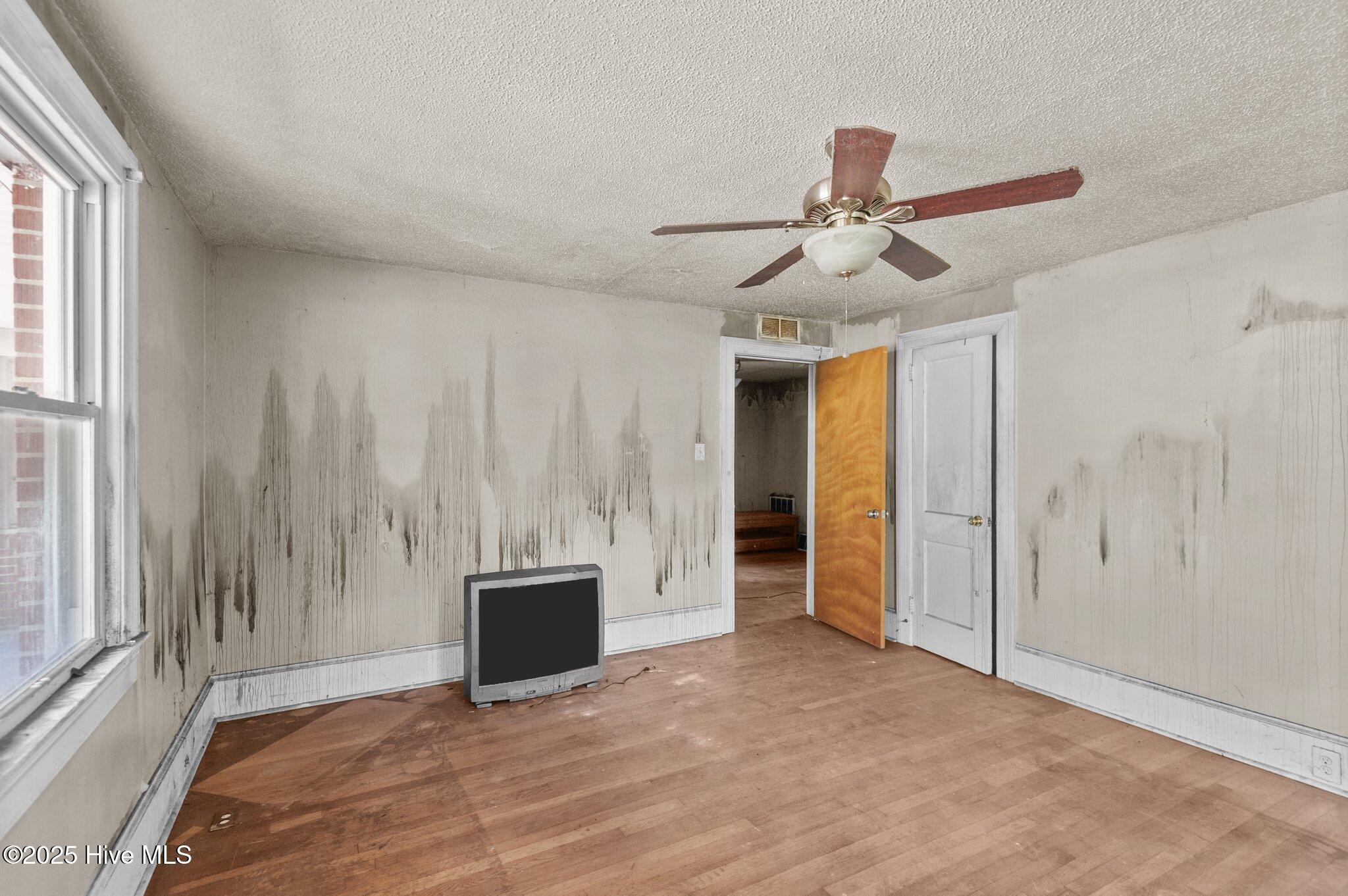 904 Liberty Hill Road Kinston, NC 28501 - Photo 22 of 53 2nd Bedroom