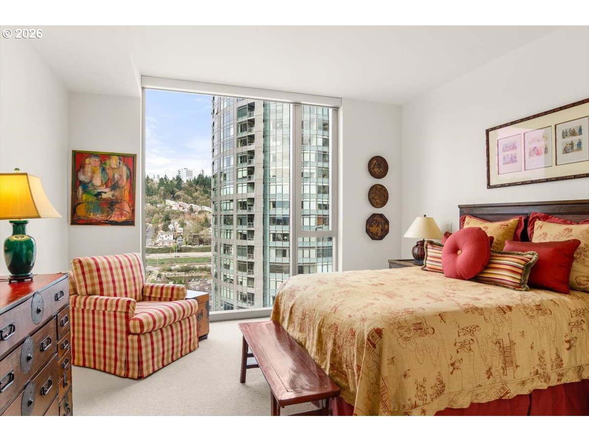 841 Southwest Gaines Street, Unit 1412 Portland, OR 97239 - Photo 27 of 41 Bedroom