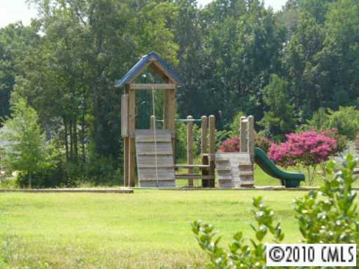 13425 Pierre Reverdy Drive, Unit 102 Davidson, NC 28036 - Photo 9 of 11 Gallery Image 9