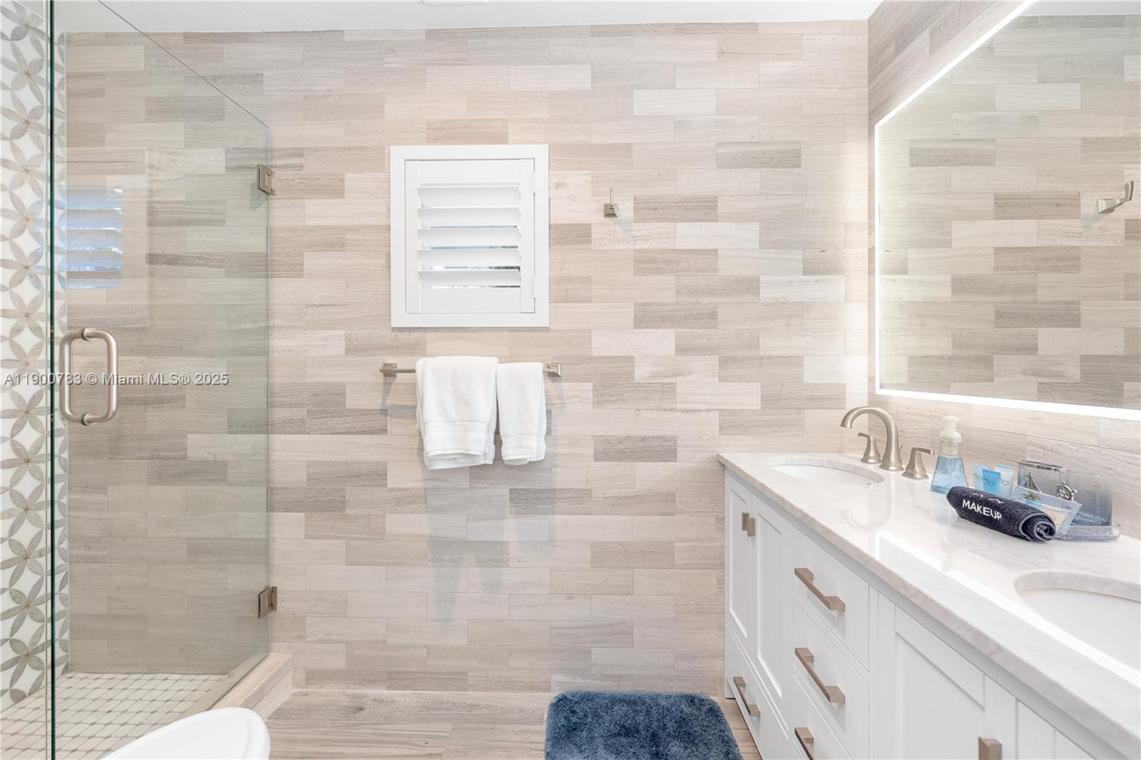 111 Spoonbill Road Tavernier, FL 33070 - Photo 19 of 39 a bathroom with a sink and a shower