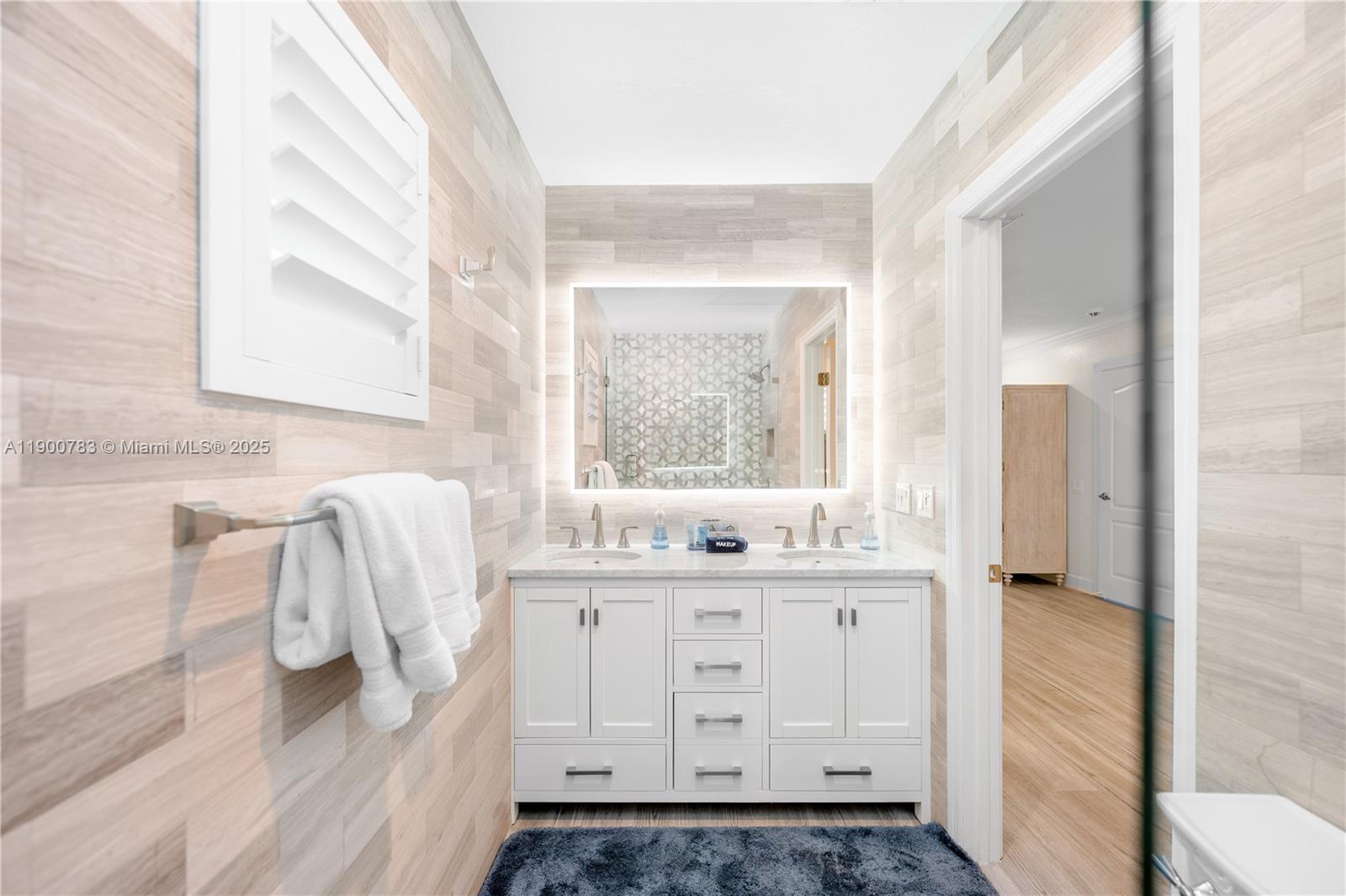 111 Spoonbill Road Tavernier, FL 33070 - Photo 21 of 39 a bathroom with a sink and a mirror