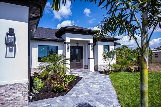 $575,000 | 11 Pinehurst Court, Rotonda West, FL 33947