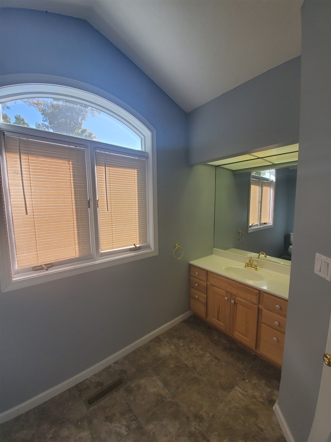 8499 West Elwren Road Bloomington, IN 47403 - Photo 29 of 32 Gallery Image 29