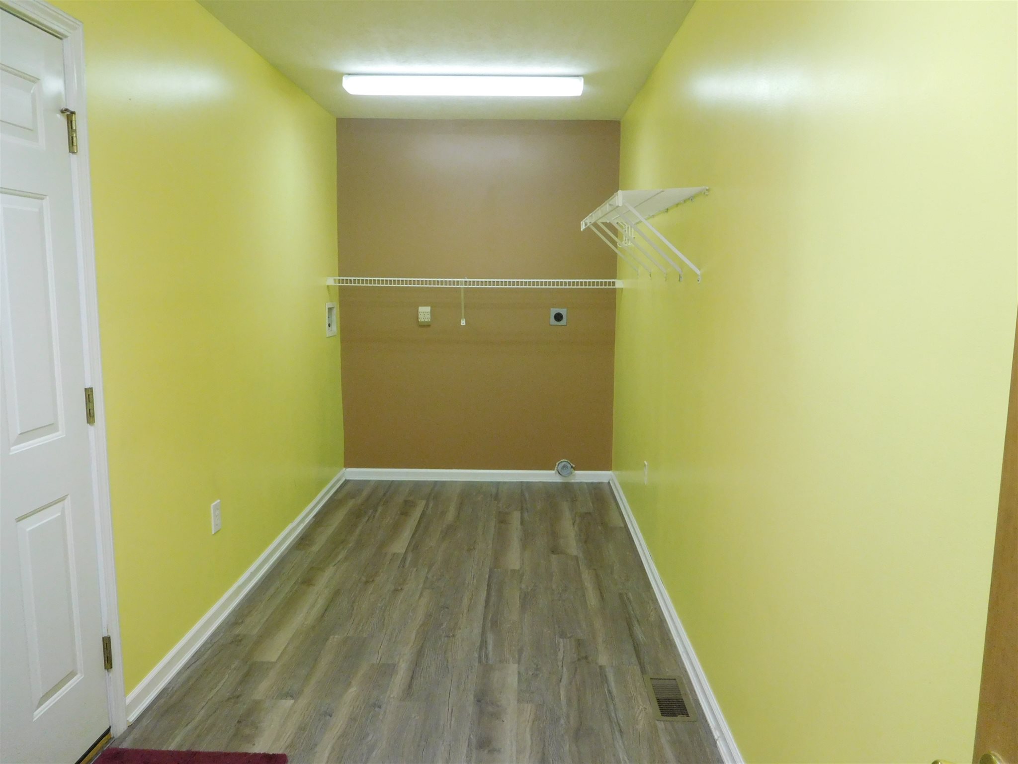 8499 West Elwren Road Bloomington, IN 47403 - Photo 31 of 32 Gallery Image 31