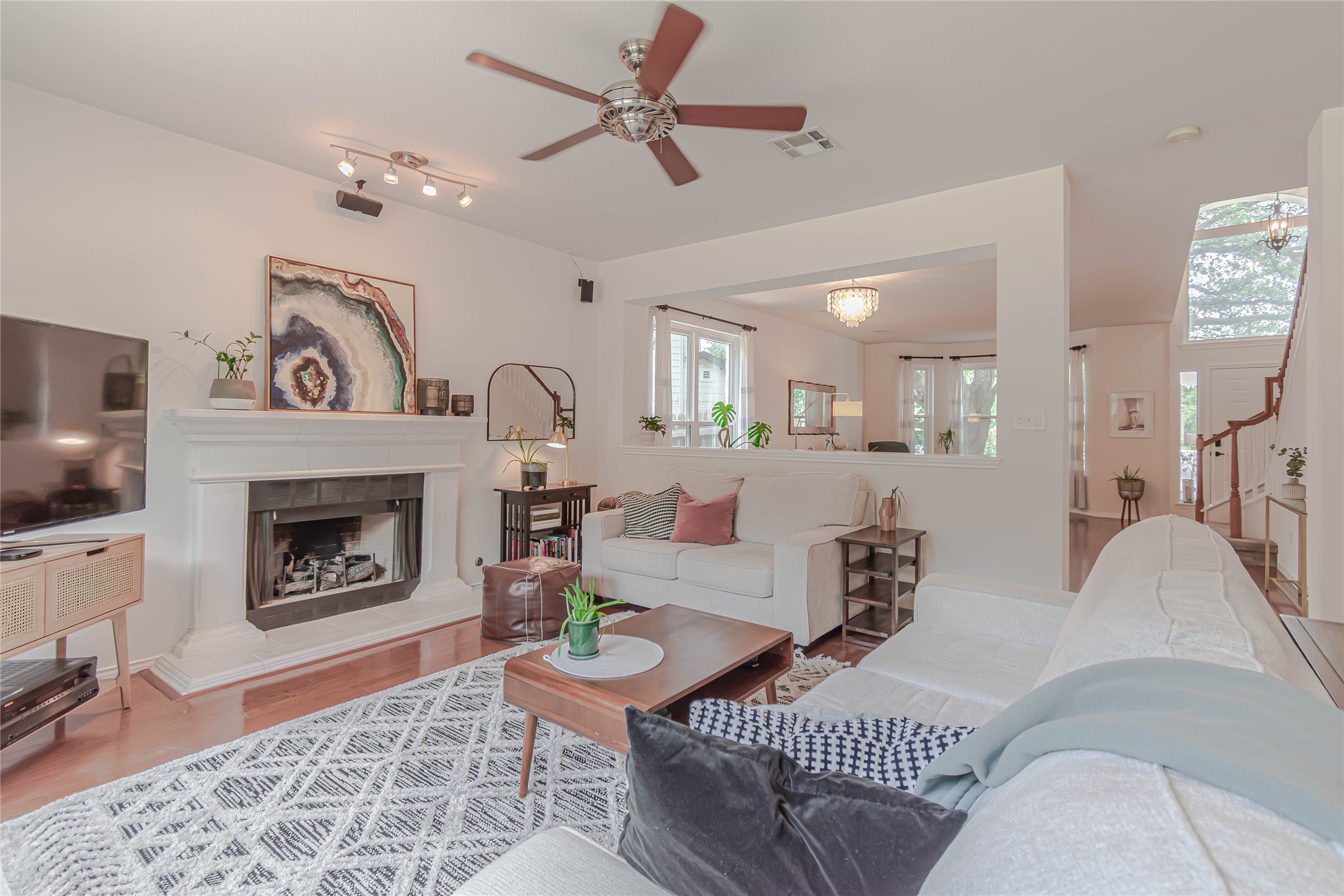 4716 Cockrell Court Austin, TX 78749 - Photo 12 of 40