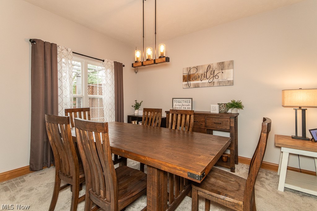 242 Overlook Road Painesville, OH 44077 - Photo 6 of 33 Great space to gather and share meals
