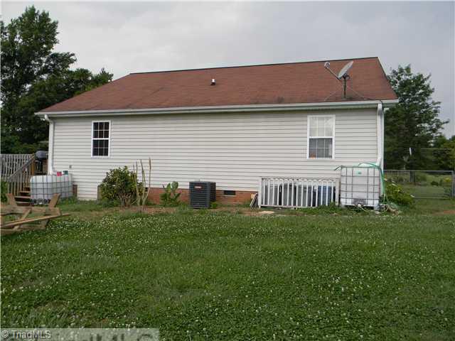 1434 New Bowers Road Lexington, NC 27292 - Photo 2 of 5 Exterior Back.