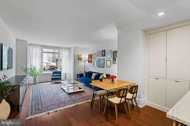 $3,850 | 130 South 18th Street, Unit 402, Philadelphia, PA 19103