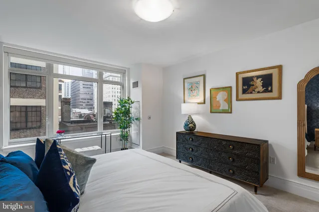 $3,850 | 130 South 18th Street, Unit 402, Philadelphia, PA 19103