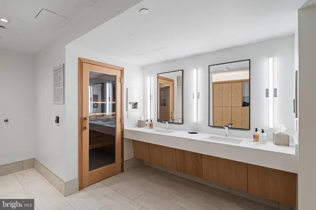 $3,850 | 130 South 18th Street, Unit 402, Philadelphia, PA 19103