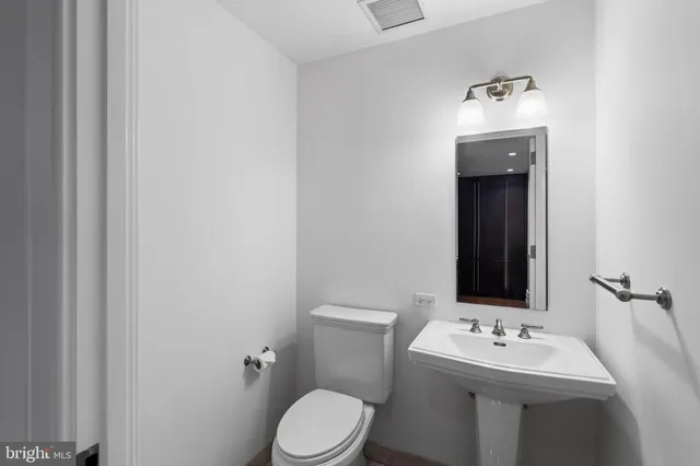 $3,850 | 130 South 18th Street, Unit 402, Philadelphia, PA 19103