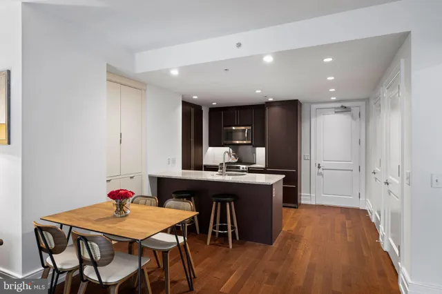 $3,850 | 130 South 18th Street, Unit 402, Philadelphia, PA 19103