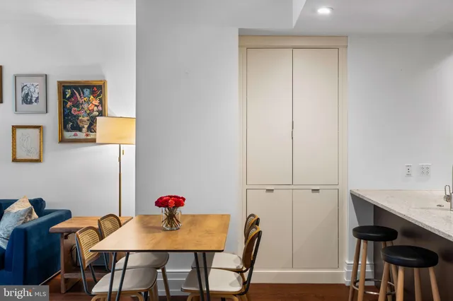 $3,850 | 130 South 18th Street, Unit 402, Philadelphia, PA 19103