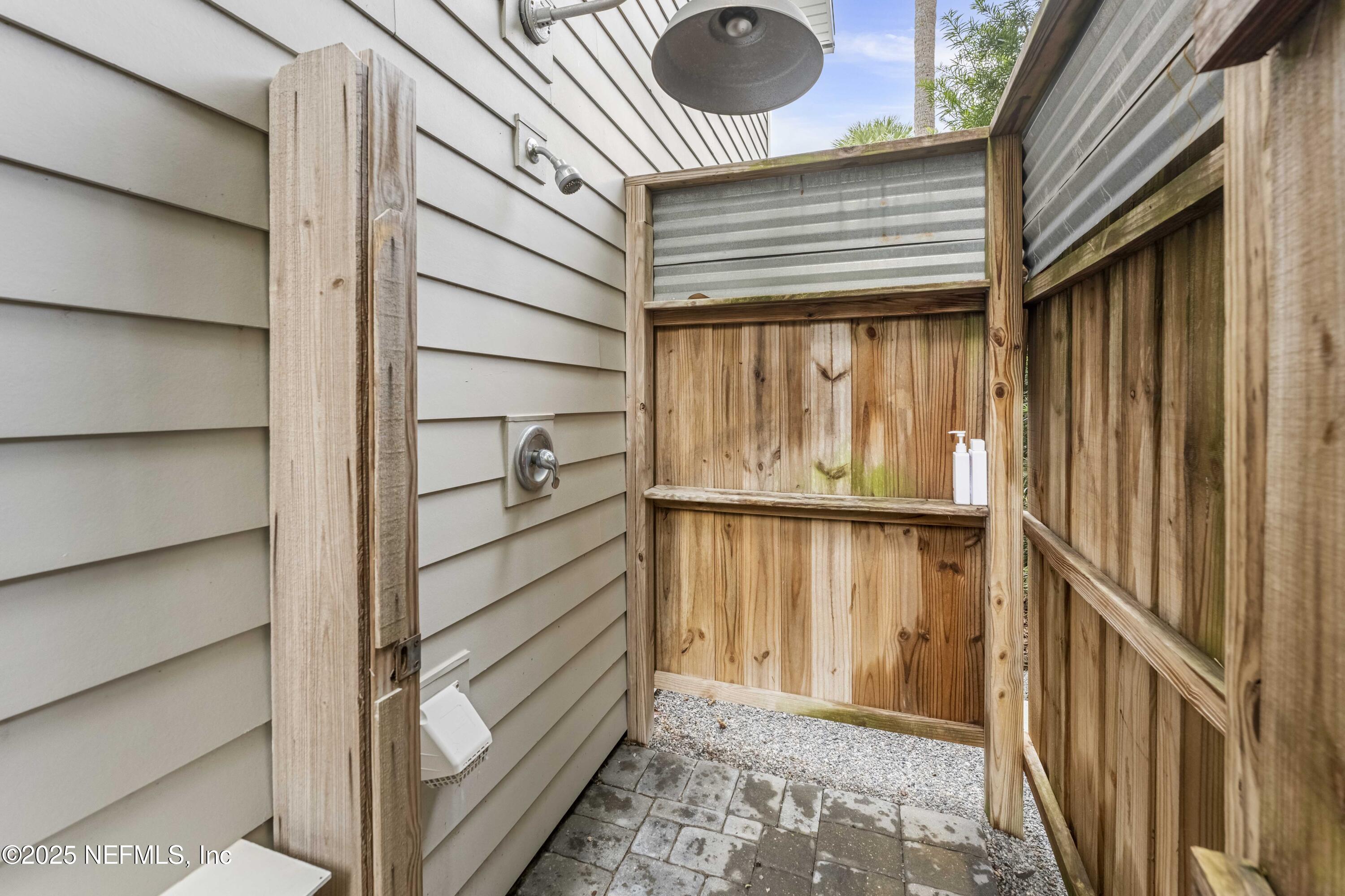 440 Ocean Boulevard Atlantic Beach, FL 32233 - Photo 32 of 34 a view of front door