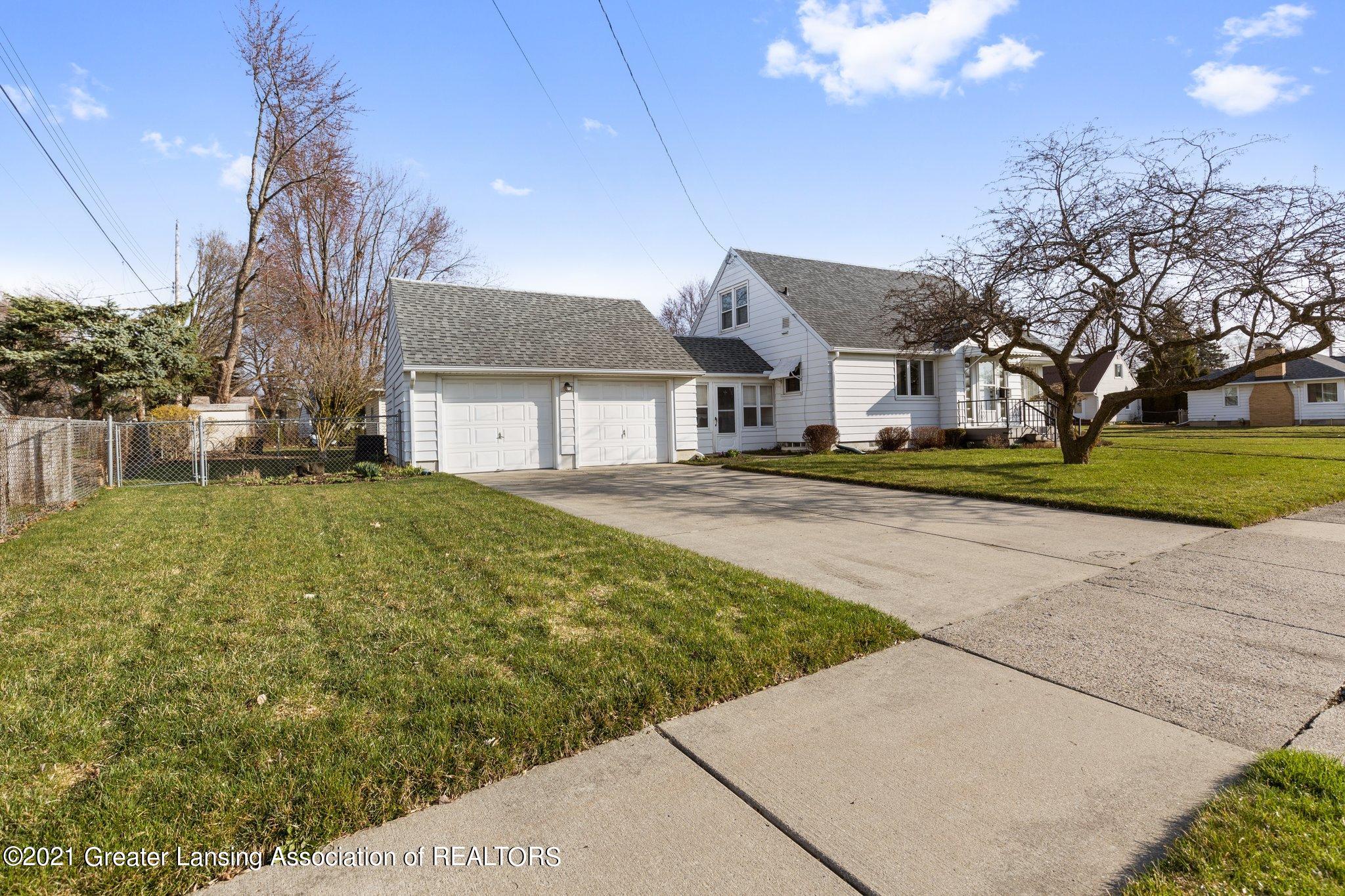 3430 Upton Road Lansing, MI 48917 - Photo 3 of 29 3-web-or-mls-1P6A1280_1