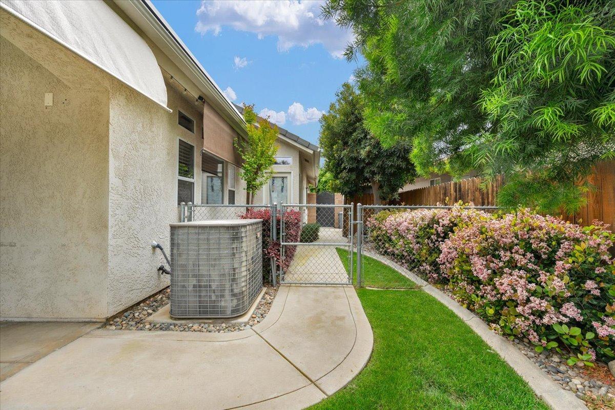 2881 Indianapolis Avenue Clovis, CA 93611 - Photo 61 of 76 a view of a pathway with a patio