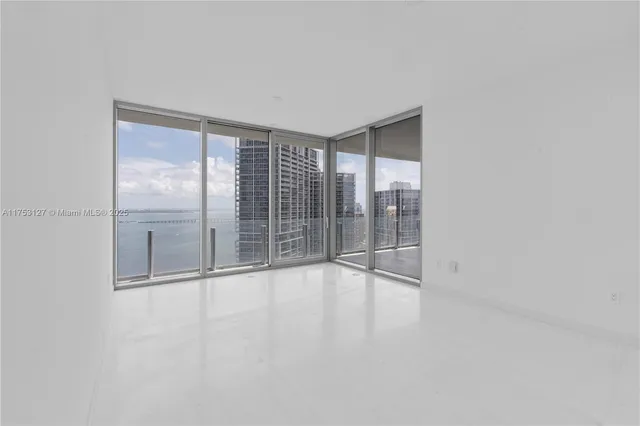 $32,000 | 300 Biscayne Blvd Way, Unit 4204, Miami, FL 33131