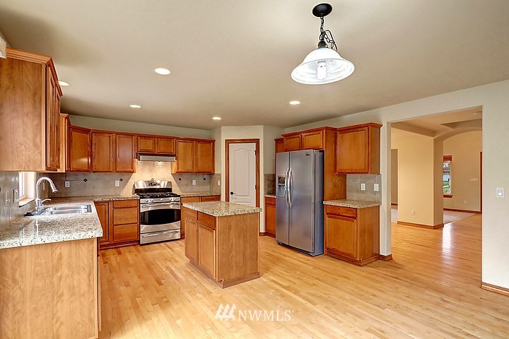 211 196th Place Southwest Bothell, WA 98012 - Photo 8 of 19